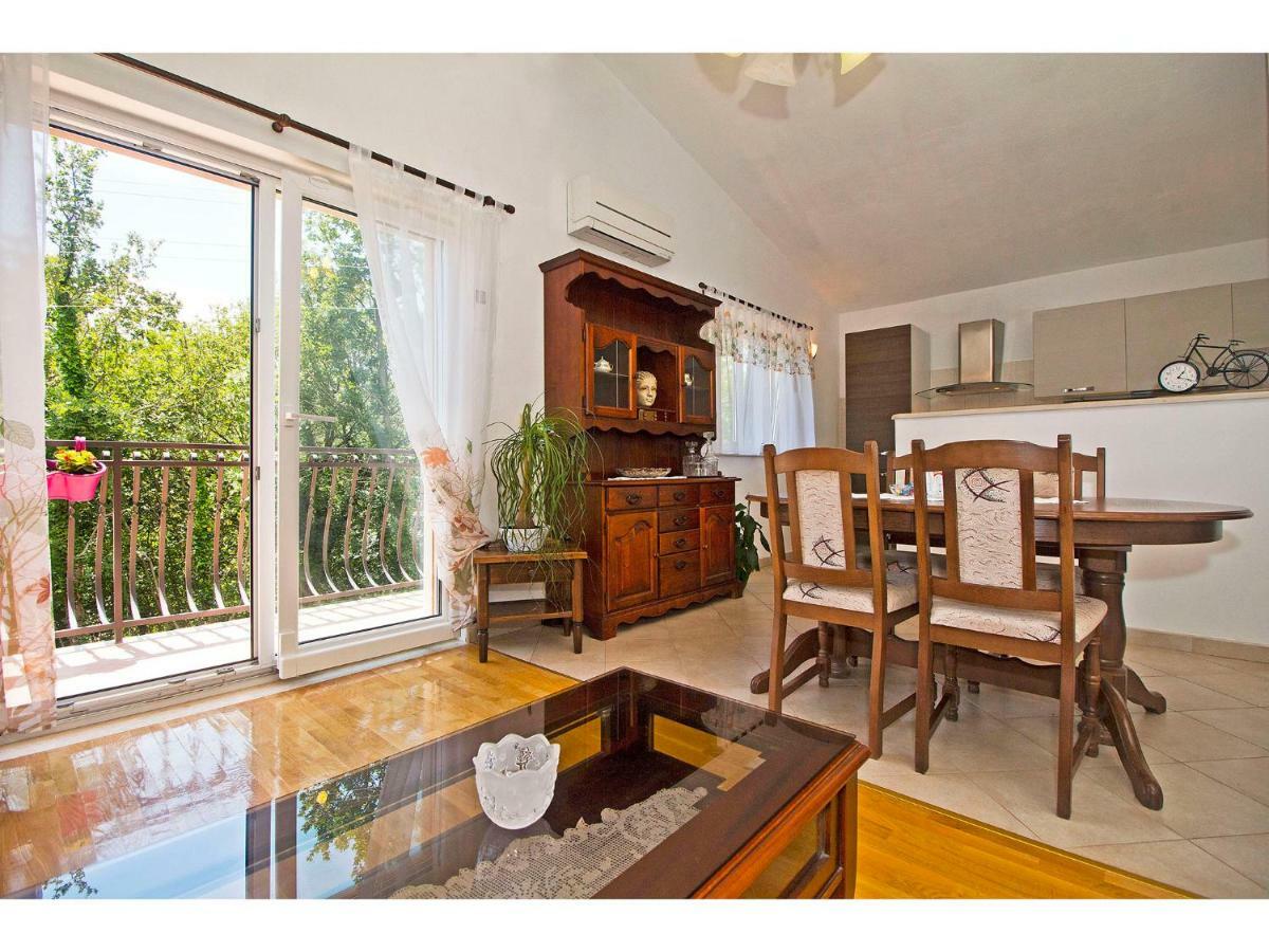 Villa Katja Омиш Экстерьер фото
