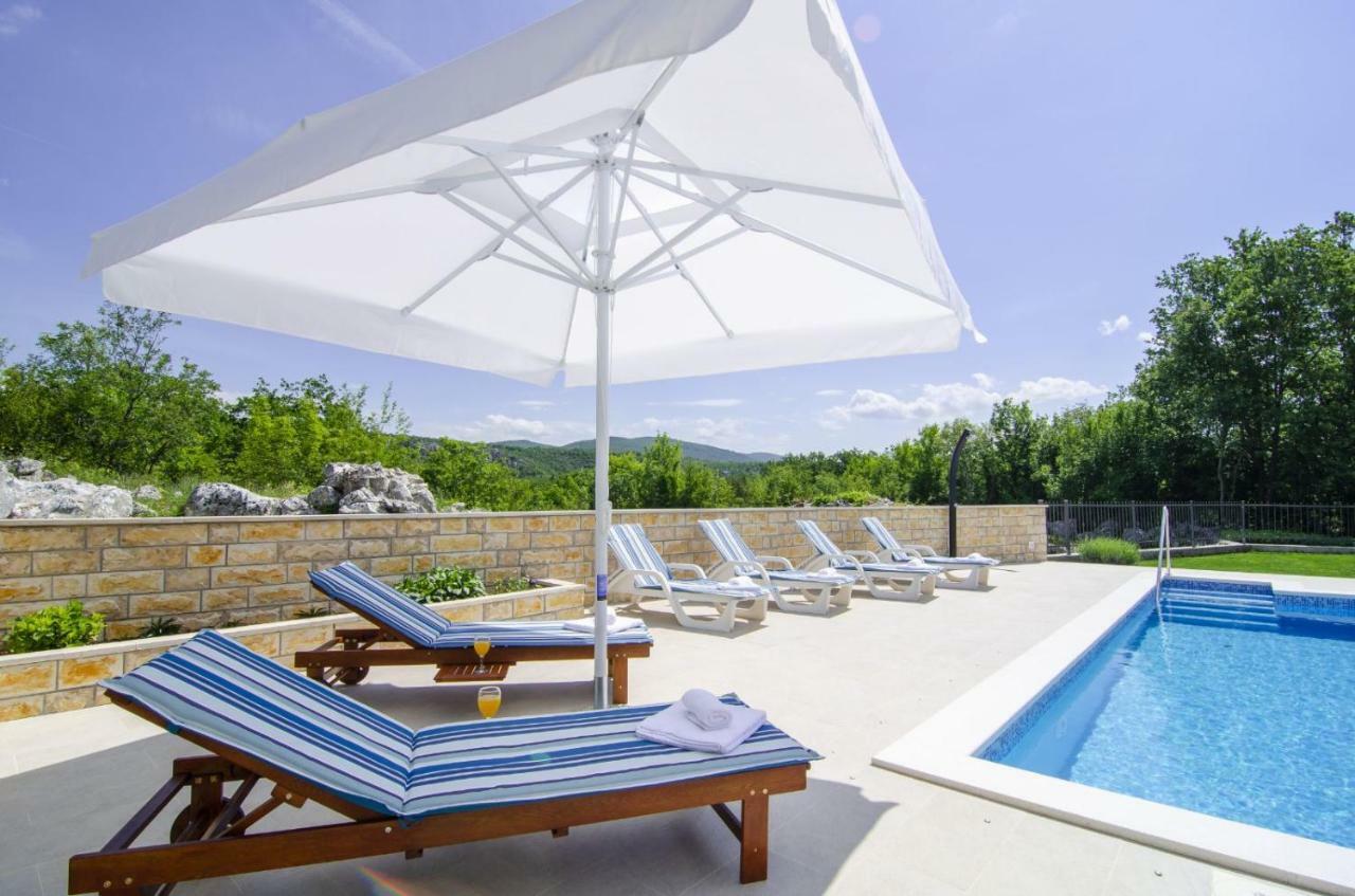Villa Katja Омиш Экстерьер фото
